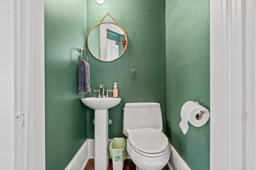 More Photos Of 1103 33rd St, Galveston Hotel For Sale