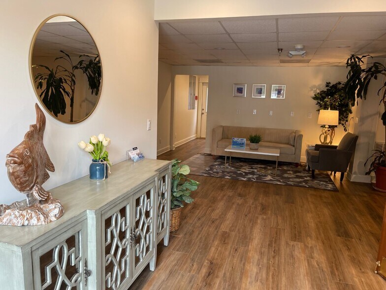 More Photos Of 1 Professional Dr, Port Royal Medical For Lease
