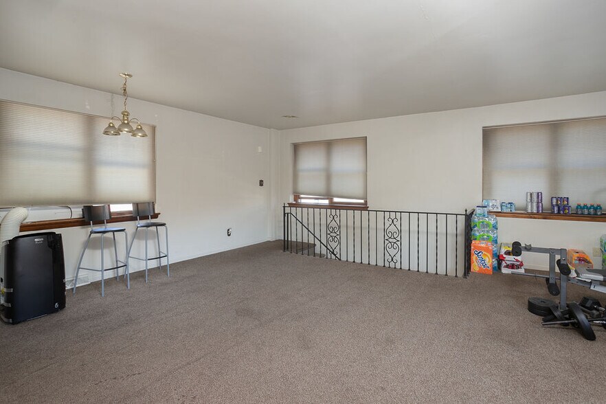 More Photos Of 121 S Pavilion Ave, Riverside Storefront Retail Residential For Sale