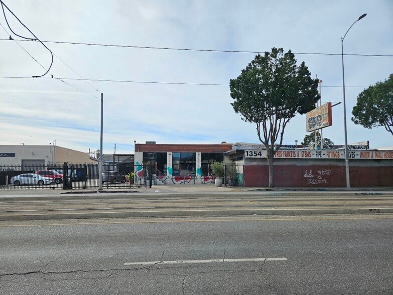 Primary Photo Of 1354 E Washington Blvd, Los Angeles Warehouse For Sale
