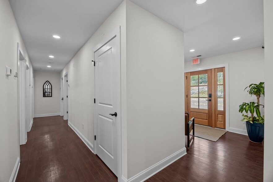 More Photos Of 421 Statesville Blvd, Salisbury Loft Creative Space For Lease