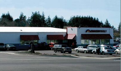 More Photos Of 1385 Newmark Ave, Coos Bay Supermarket For Sale