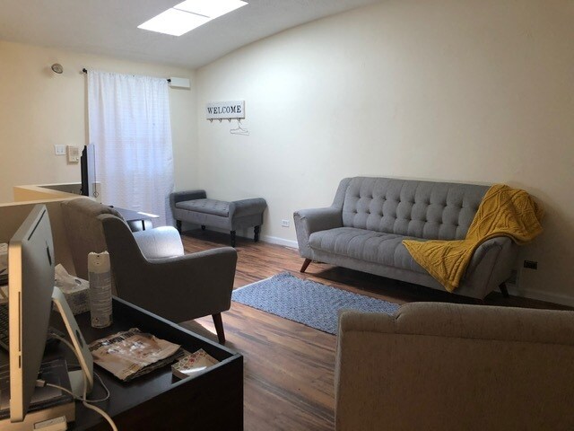 More Photos Of 806 W Armitage Ave, Chicago Loft Creative Space For Lease