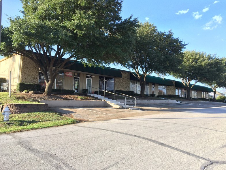 More Photos Of 222 Church St, DeSoto Unknown For Lease