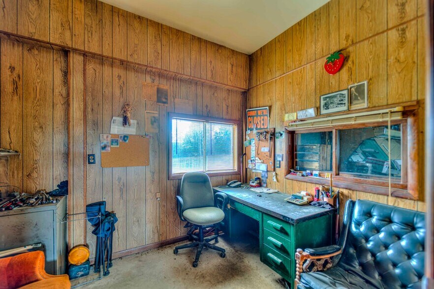 More Photos Of 3233 Page Ave, Jackson Garden Center For Sale