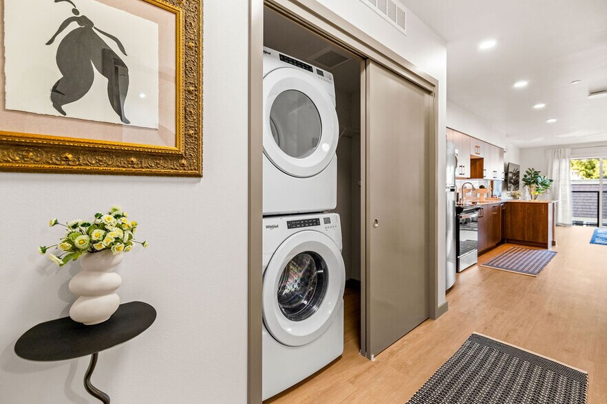 More Photos Of 110 Roy St, Seattle Apartments For Lease