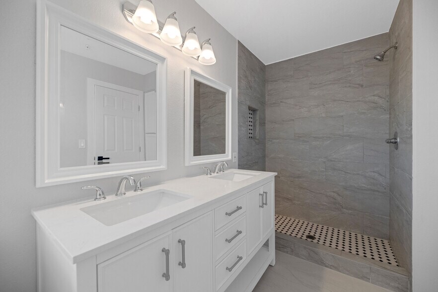 More Photos Of 1927 E Crocus Dr, Phoenix Specialty For Sale