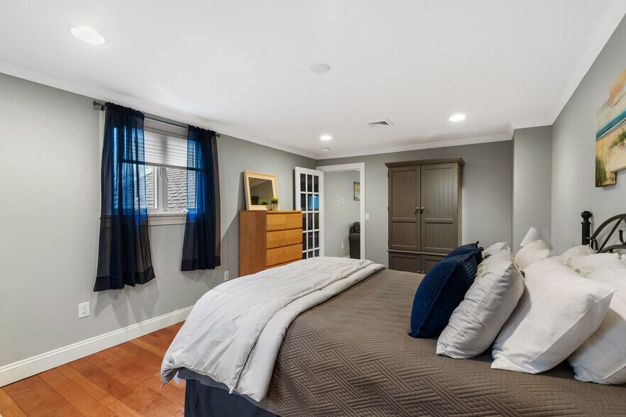 More Photos Of 5030 State Hwy, Eastham Freestanding For Sale