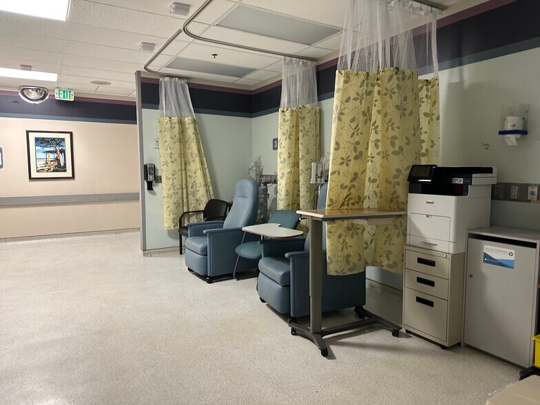 More Photos Of 1310 SE West Star Ave, Port Saint Lucie Hospital For Lease