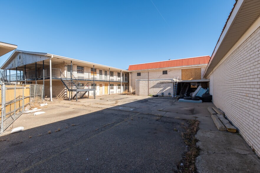 More Photos Of 2915 E Interstate 40, Amarillo Hotel For Sale
