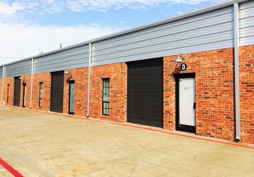 More Photos Of 11166 Ables Ln, Dallas Warehouse For Lease