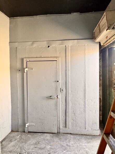 More Photos Of 1032 1st St, Pomona General Retail For Sale