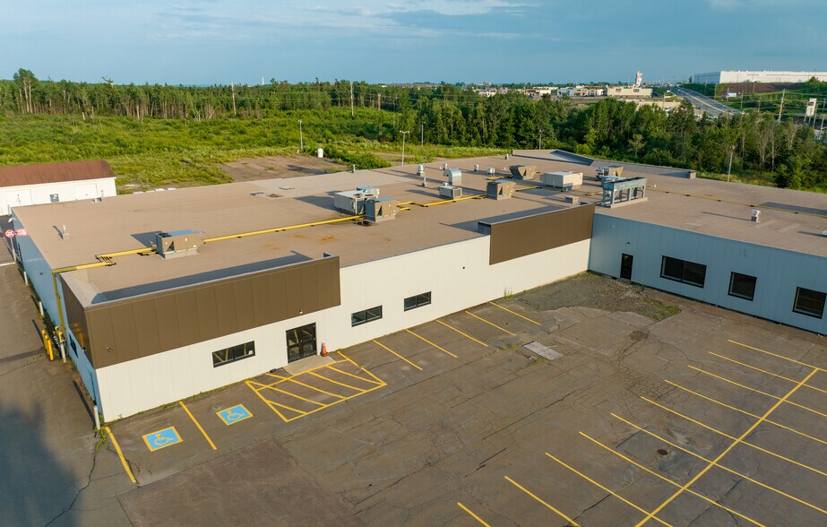 More Photos Of 555 Mapleton Rd, Moncton Light Distribution For Lease