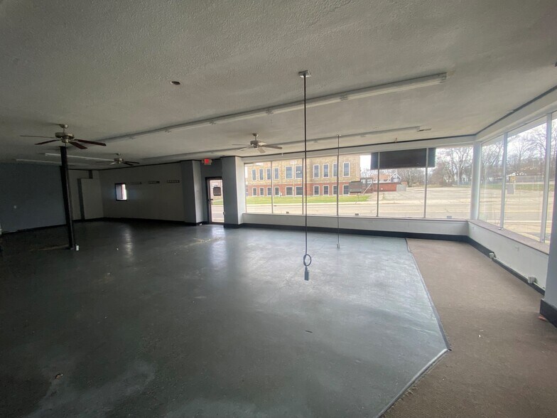 More Photos Of 492 Capital Ave SW, Battle Creek Freestanding For Sale