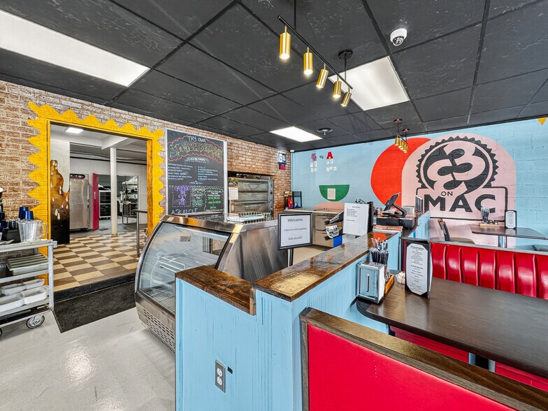 More Photos Of 2206 7th Ave, Altoona Restaurant For Sale
