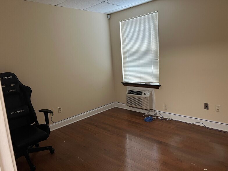 More Photos Of 618 S Broad St, Lansdale Office For Lease