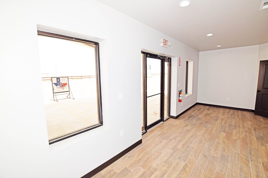 More Photos Of 13800 W Interstate 20 E, Odessa Industrial For Lease