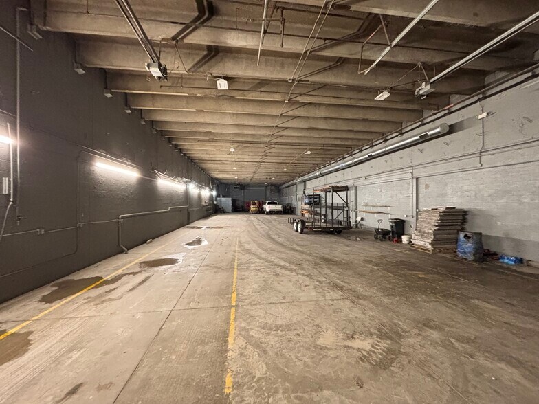 More Photos Of 4003 J St SW, Cedar Rapids Warehouse For Lease