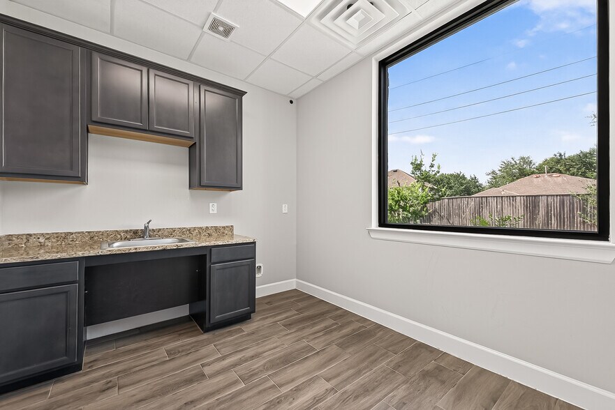 More Photos Of 2743 Imperia Dr, Sugar Land Medical For Sale