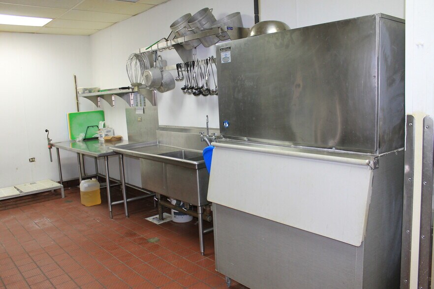 More Photos Of 131 N Annie Glidden Rd, Dekalb Restaurant For Sale