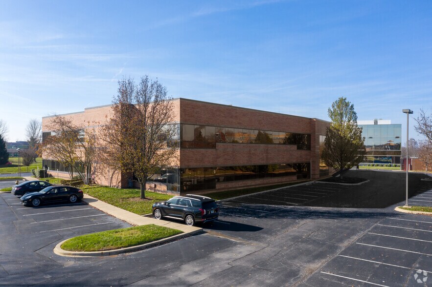 More Photos Of 9780 Ormsby Station Rd, Louisville Office For Lease
