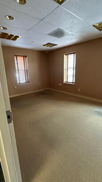 More Photos Of 850 Brainard Rd, Highland Heights Medical For Lease