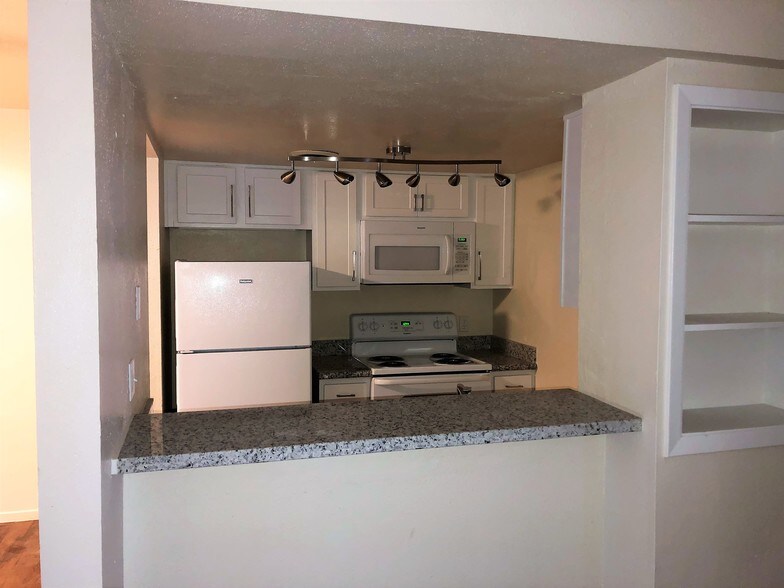 More Photos Of 1620 N Wilmot Rd, Tucson Apartments For Sale