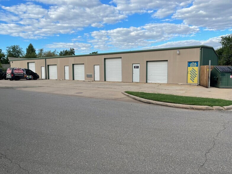 More Photos Of 405 W 2nd St, Edmond Office For Lease