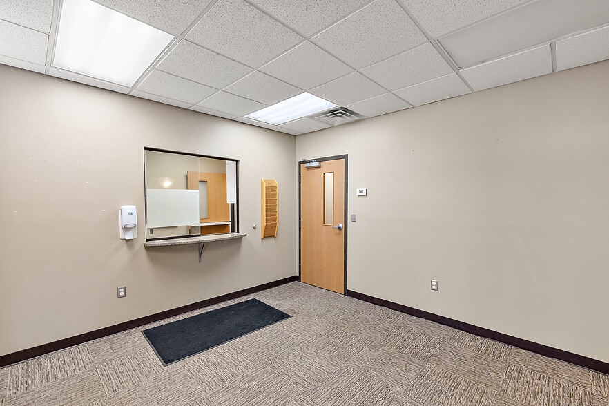 More Photos Of 1794 N Lapeer Rd, Lapeer Medical For Lease