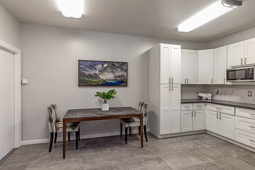 More Photos Of 2075 Pioneer Ct, San Mateo Medical For Lease