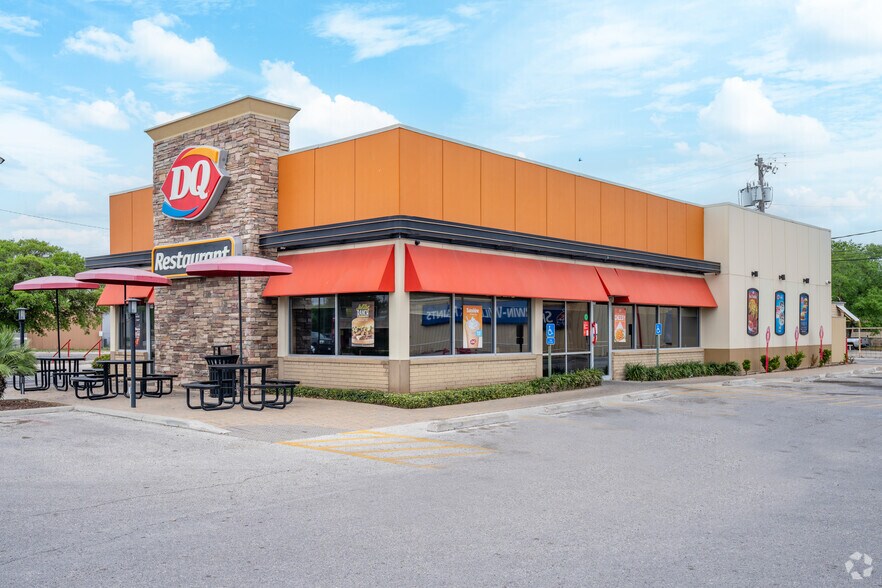 More Photos Of 1179 E Main St, Alice Fast Food For Sale