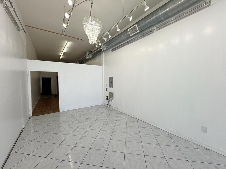 More Photos Of 951 Crocker St, Los Angeles Storefront Retail Office For Lease