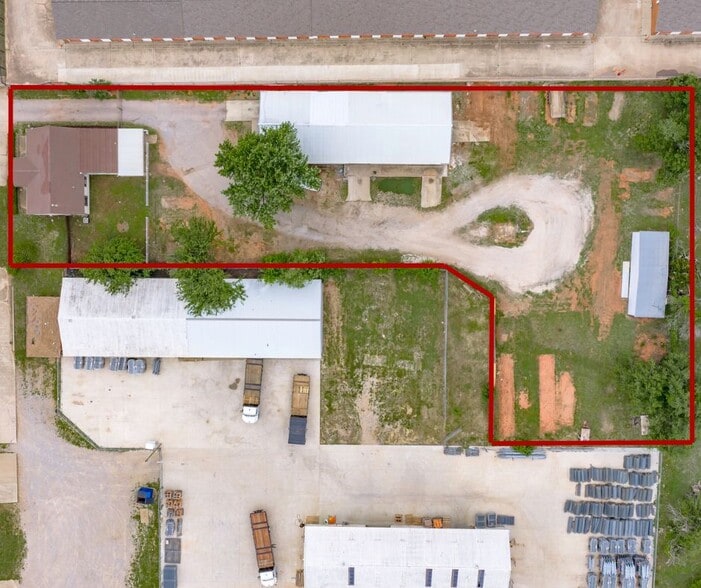 More Photos Of 2127 SE 44th St, Oklahoma City Service For Sale
