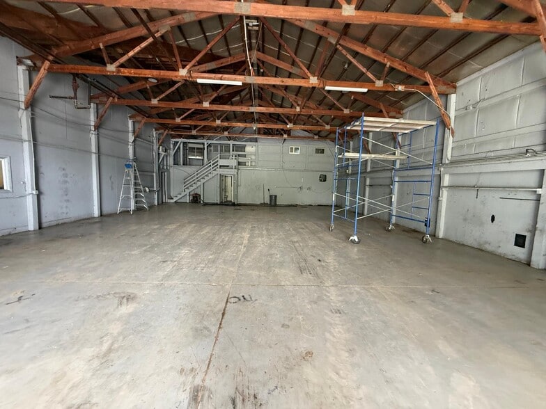 More Photos Of 15062 Archer Ave, Lockport Warehouse For Lease