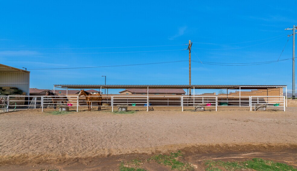 More Photos Of 18107 W Dunlap Rd, Goodyear Contractor Storage Yard For Sale