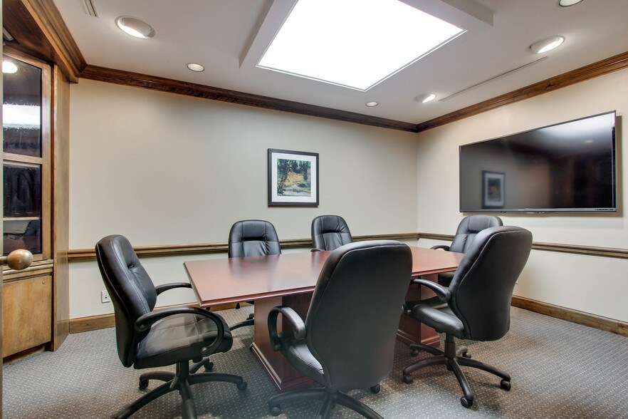 More Photos Of 5115 Maryland Way, Brentwood Office For Lease