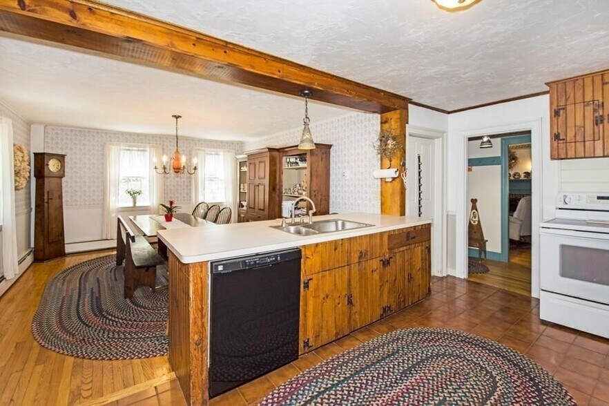 More Photos Of 18 Sargent St, Cherry Valley Flex For Sale