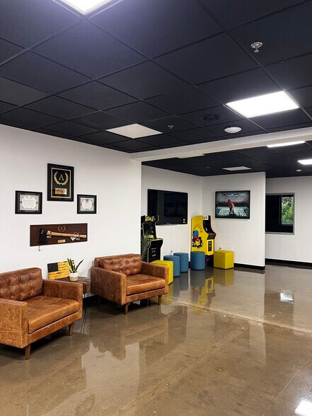 More Photos Of 5308 W Plano Pky, Plano Office For Sale