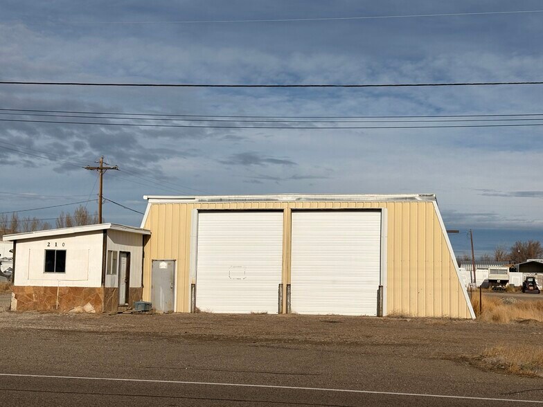 Primary Photo Of 210 Signal Dr, Rock Springs Industrial For Lease