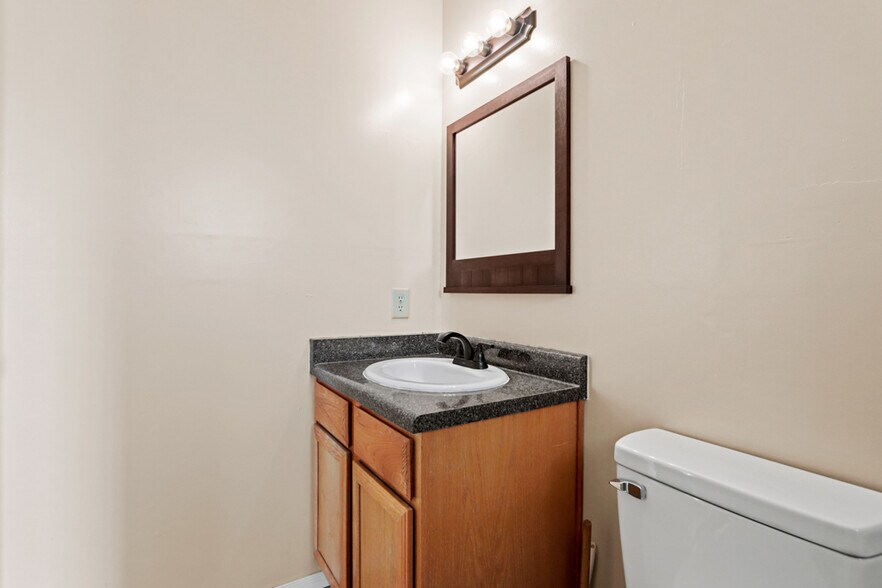 More Photos Of 5200 Doniphan Dr, El Paso Bar For Sale