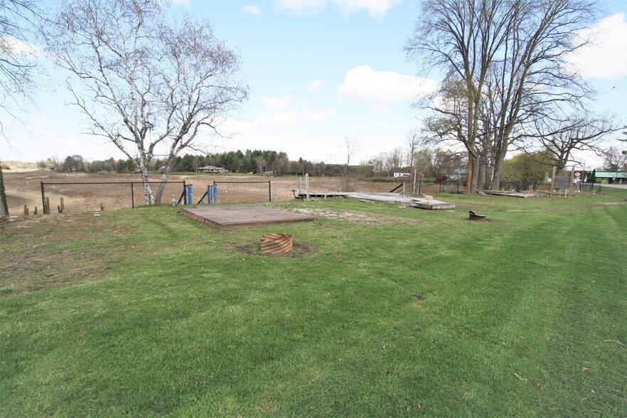 More Photos Of 5106 S Dundas Rd, Beaverton Trailer Camper Park For Sale