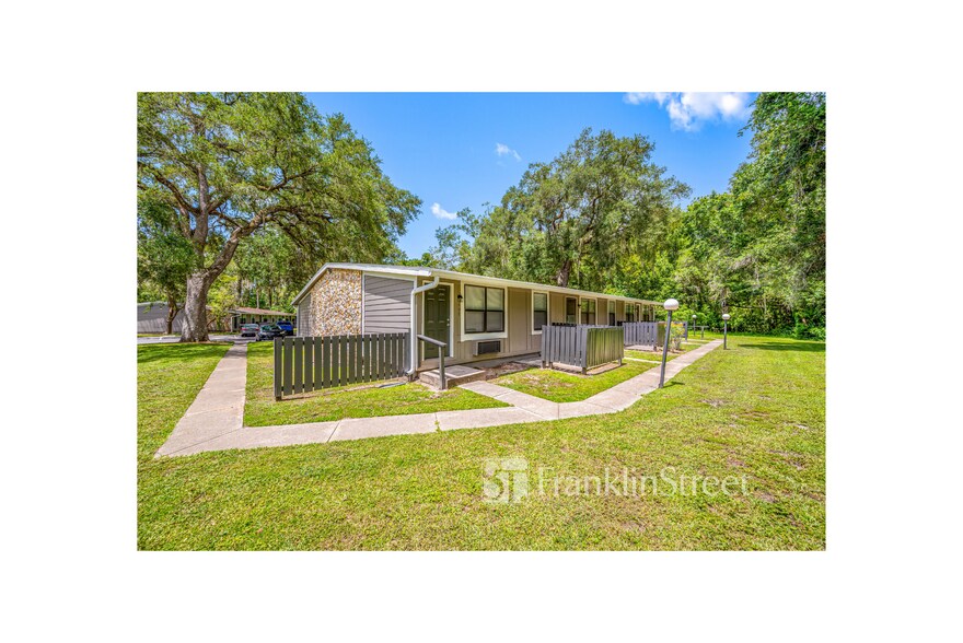 More Photos Of 965 Candlelight Blvd, Brooksville Apartments For Sale