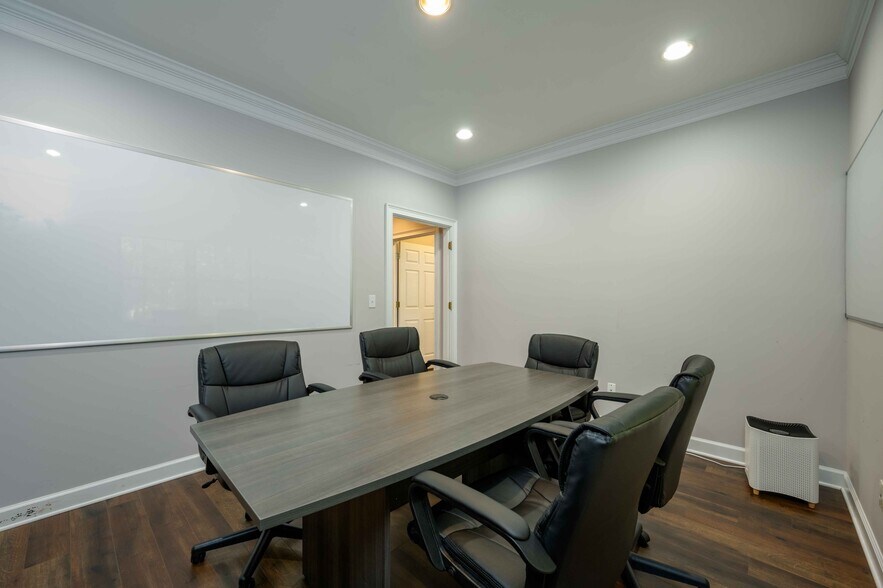 More Photos Of 500 Sun Valley Dr, Roswell Medical For Lease