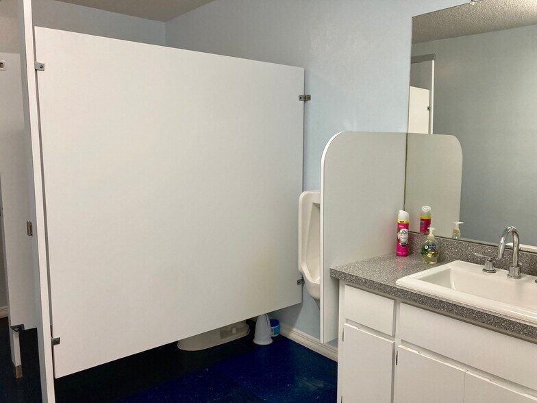 More Photos Of 435 S Ridgewood Ave, Daytona Beach Office For Sale