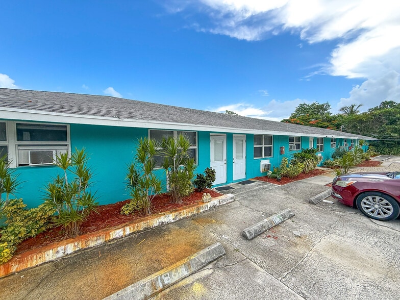 More Photos Of 1845 Dillone Ln, North Palm Beach Apartments For Sale