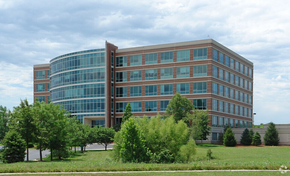 More Photos Of 11400 Tomahawk Creek Pky, Leawood Office For Lease