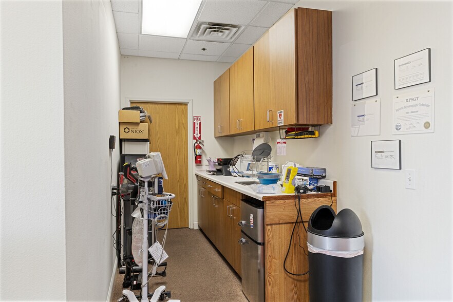 More Photos Of 2675 S Jones Blvd, Las Vegas Office For Lease