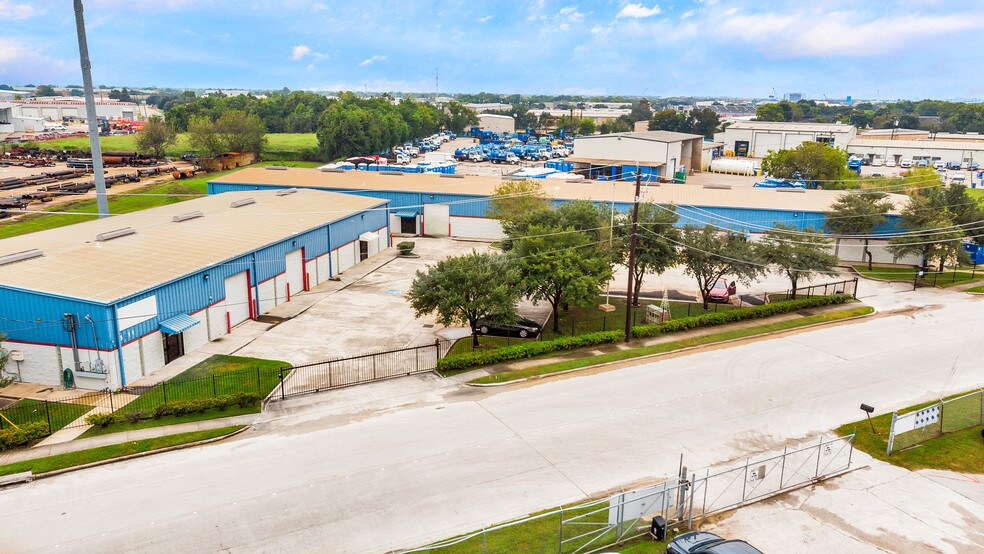 More Photos Of 5213 Brookglen Dr, Houston Light Manufacturing For Lease