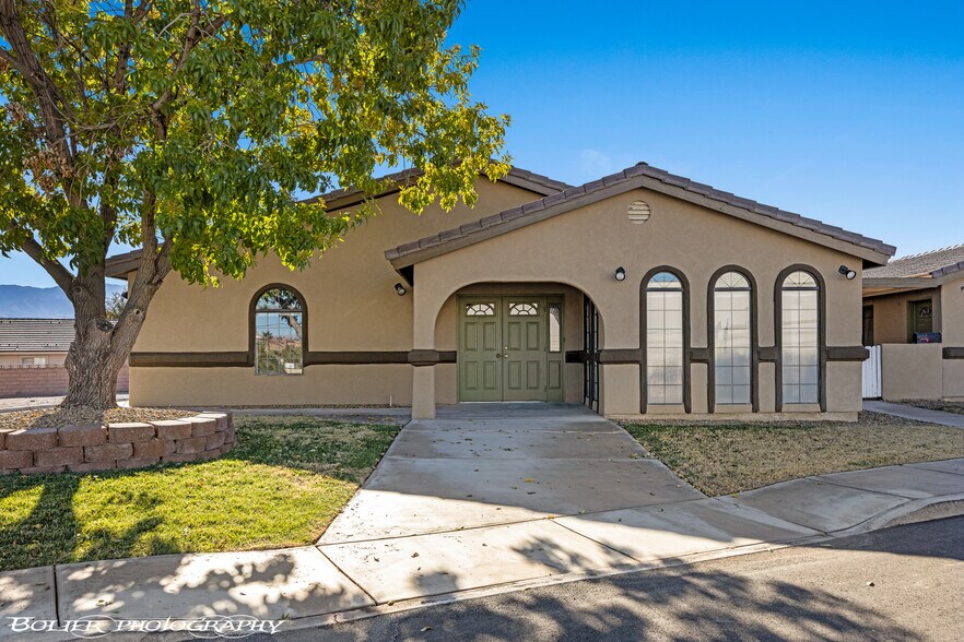 More Photos Of 320 E Old Mill Rd, Mesquite Office For Sale