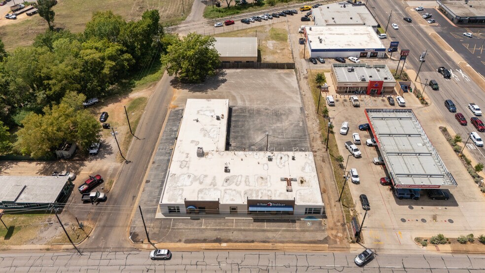 More Photos Of 421 S Beckham Ave, Tyler Medical For Lease